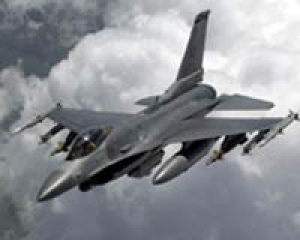 Türk ve Yunan savaş uçakları çarpıştı