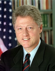 Bill Clinton azil davasında aklandı.