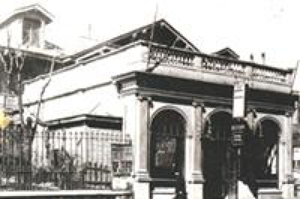 Darülbedayinin ilk Kız öğrencileri