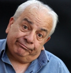 Zeki Alasya hayatını kaybetti