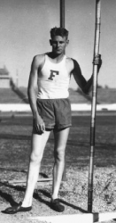 Atlet Cornelius Warmerdam Doğdu