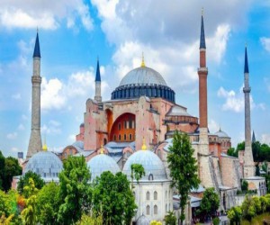 Ayasofya müze statüsünden çıkarılıp tekrar ibadete açıldı