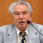 Kırgız Yazar Cengiz Aytmatov öldü