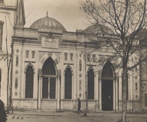 Devlet eliyle kurulan ilk kütüphane İstanbul Beyazıt Devlet  Kütüphanesi açıldı