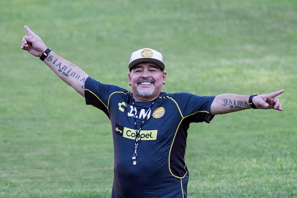 2020 - Diego Maradona hayatını kaybetti