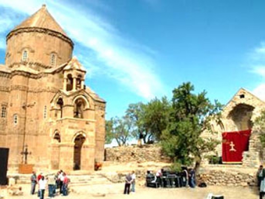 Akdamar Kilisesinde ayin