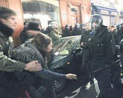 Fransada işyasasına protesto