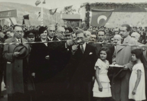 İzmit kağıt ve karton fabrikası üretime başladı