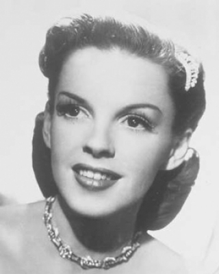 Judy Garland öldü