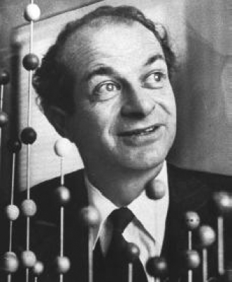Linus Pauling Vefat Etti