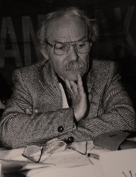 Muzaffer İzgü Hayatını Kaybetti