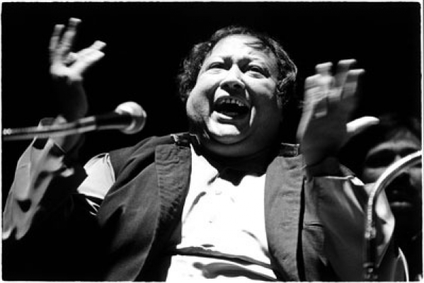 Nusrat Fateh Ali Khan Hayatını Kaybetti