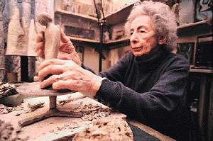 Seramik sanatçısı Füreya Koral doğumu