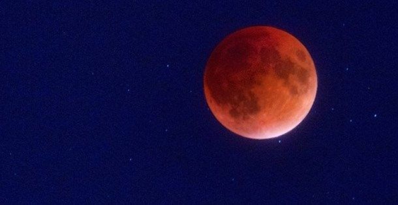 Süper Kanlı Kurt Tam Ay Tutulması