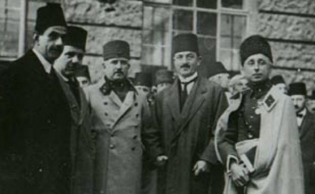 Terakkiperver Cumhuriyet Fırkası kapatıldı