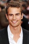 Theo James Doğumu