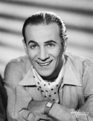 Tino Rossi hayatını Kaybetti